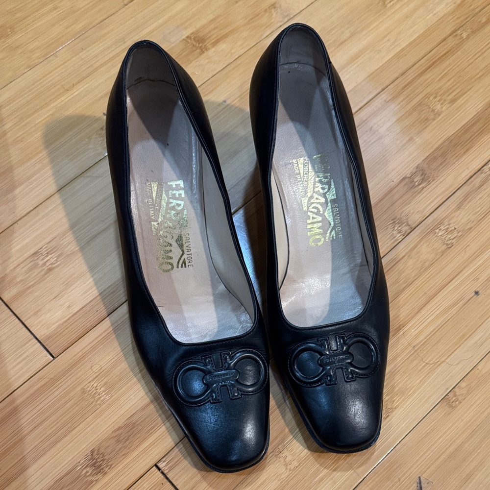 Salvatore Ferragamo Women's Black Leather Loafers
